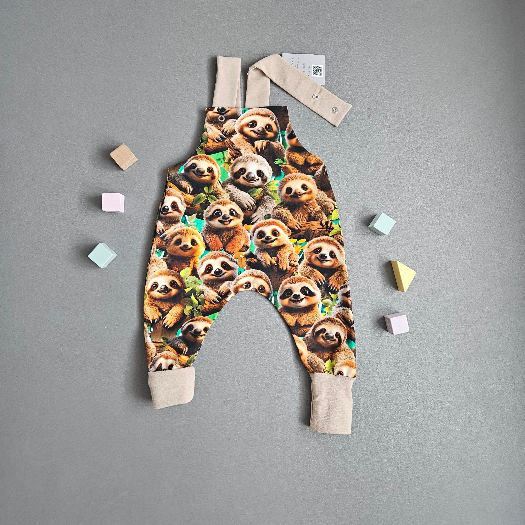 Latzhose Gr.68 / Faultier - Kalie - Kids