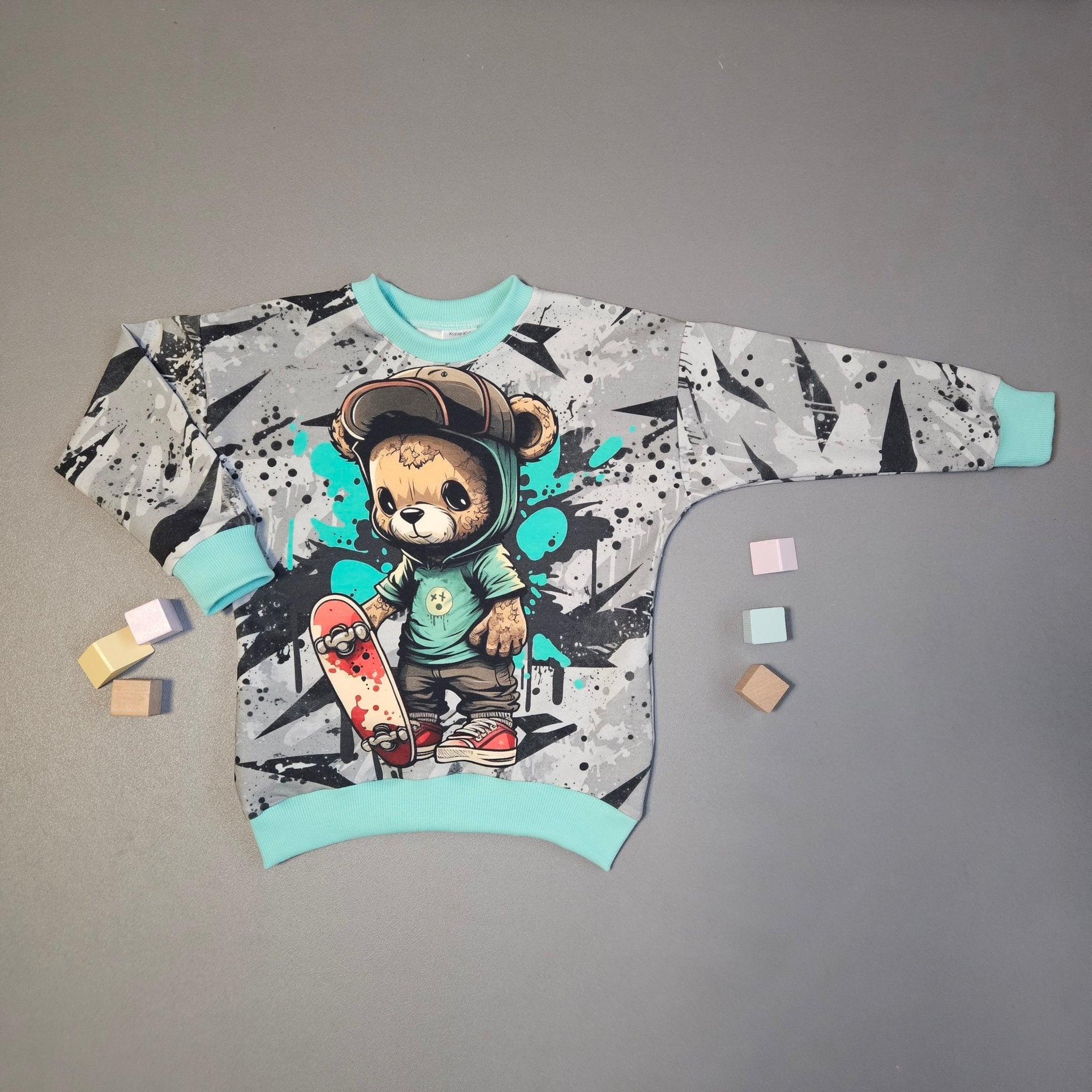 Pullover Gr.122 / Skaterbär - Kalie - Kids