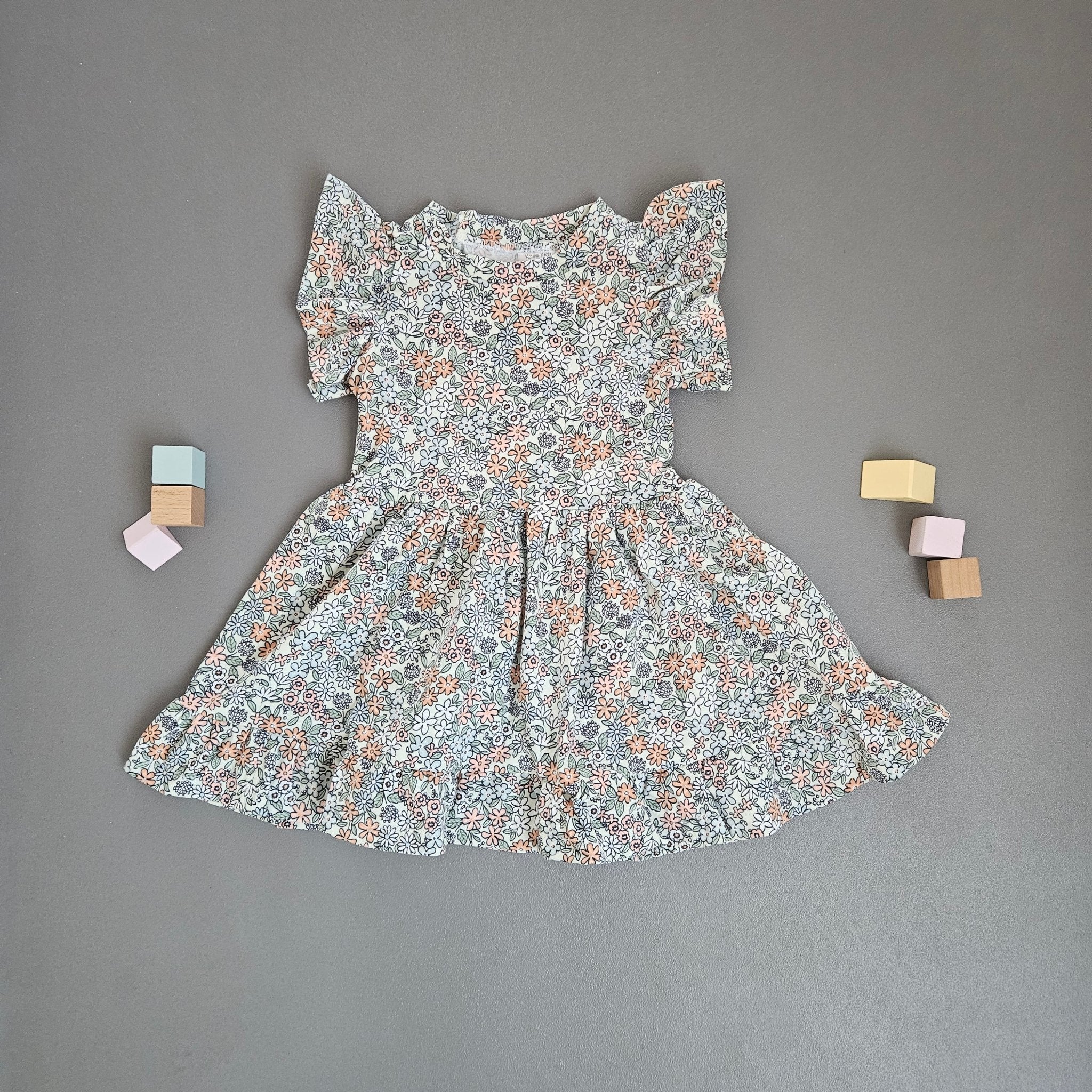 Stufenkleid Gr.116 / Blüten - Kalie - Kids