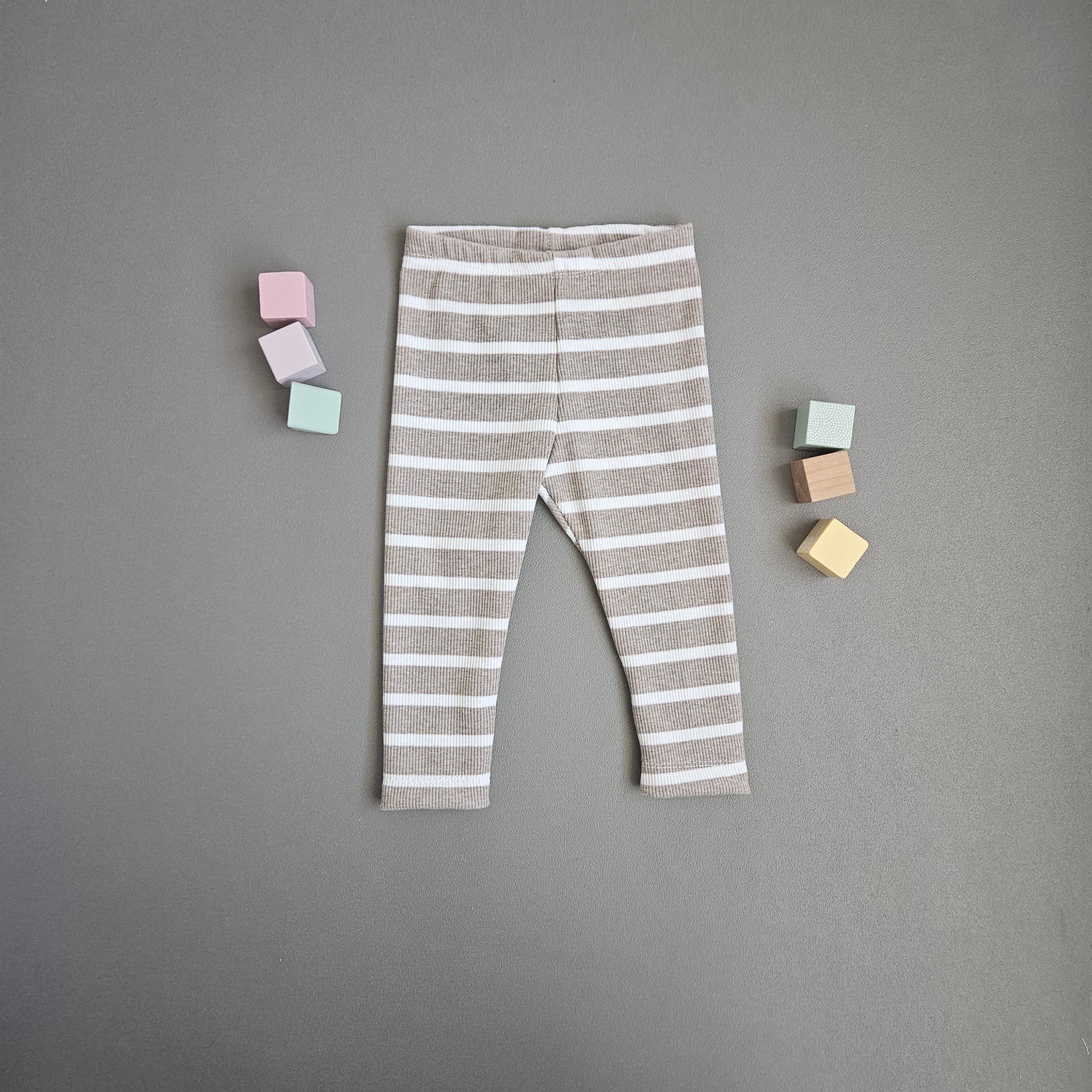 Leggings Gr. 62 / beige/grau