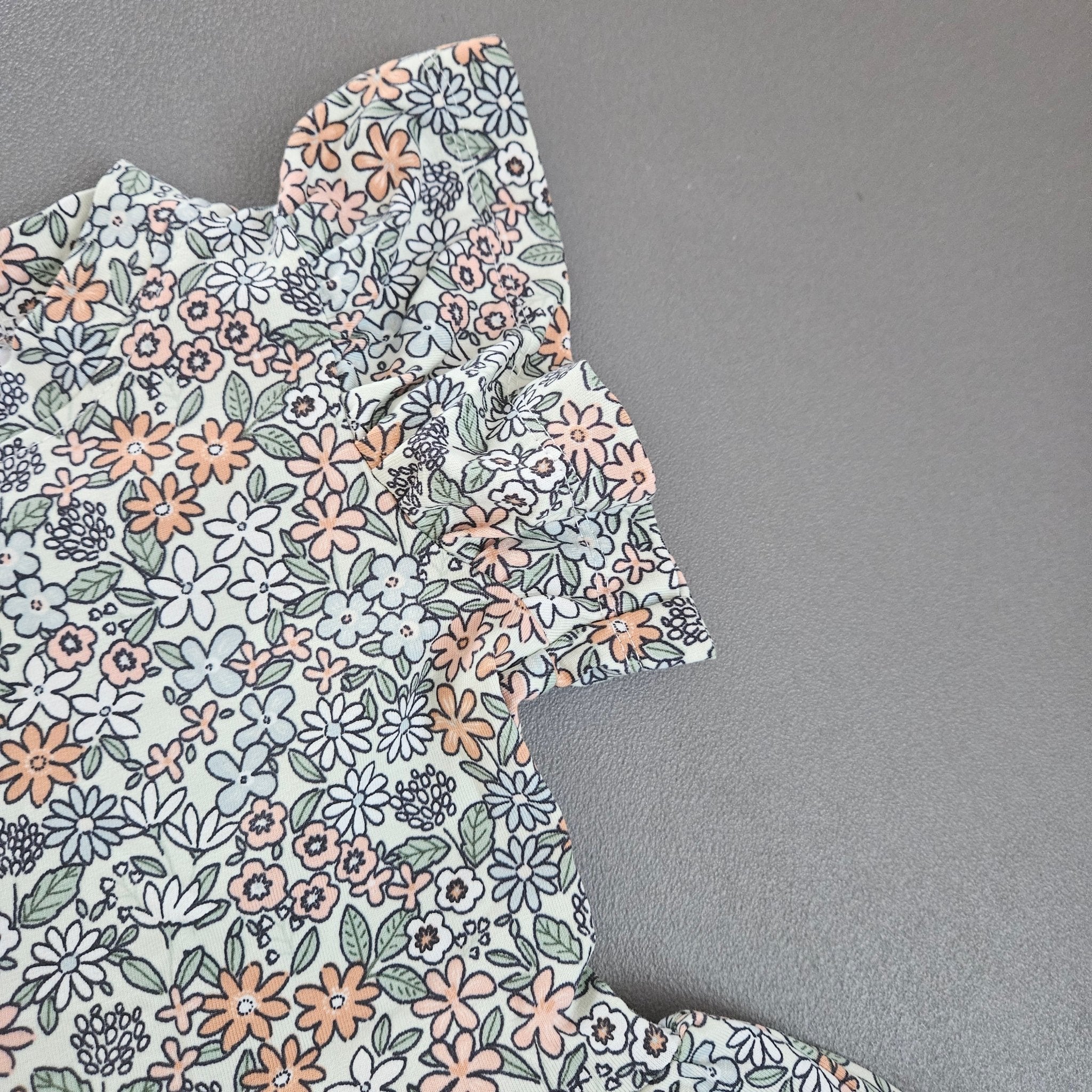 Stufenkleid Gr.116 / Blüten - Kalie - Kids