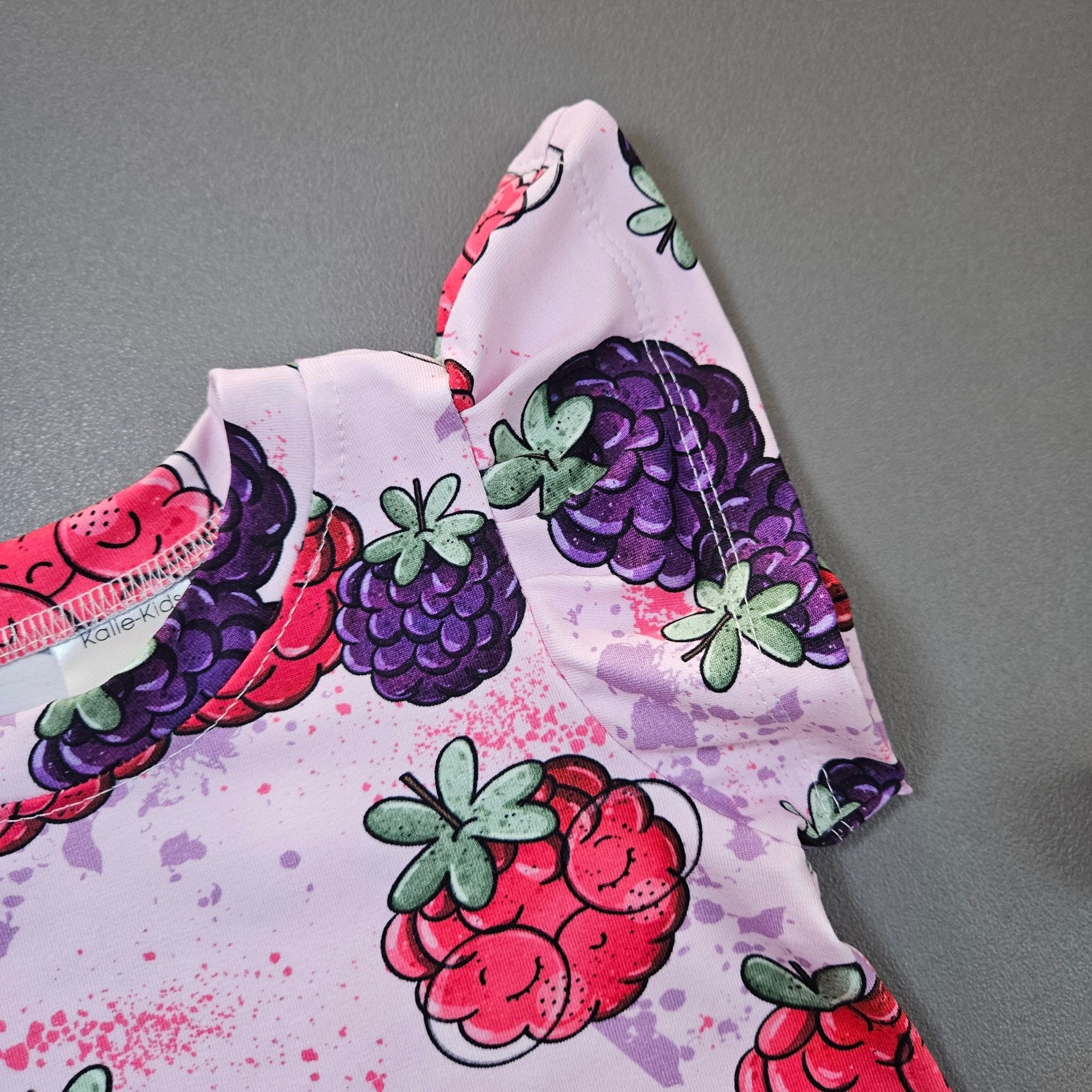 T-Shirt Gr.104 / Beeren - Kalie - Kids
