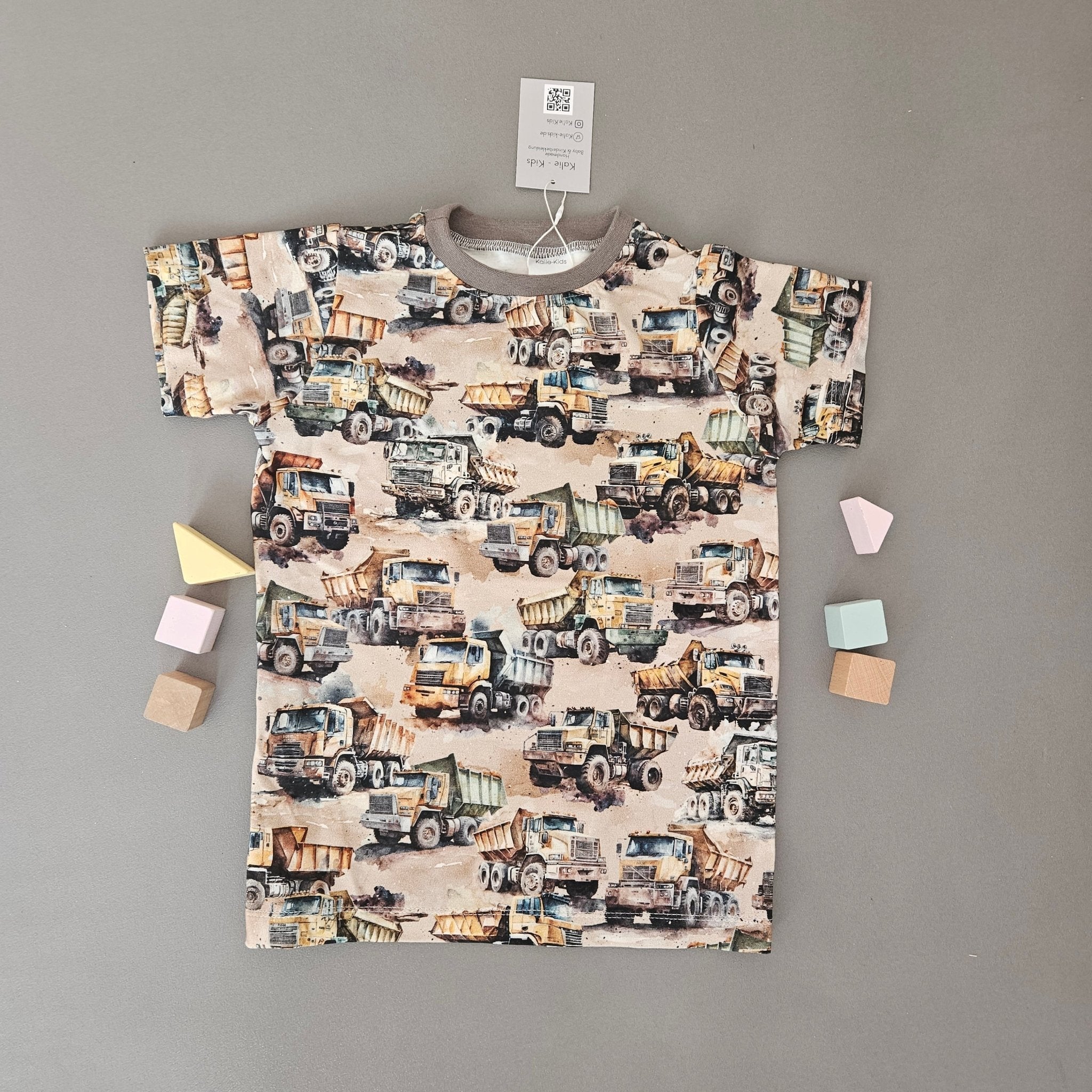 T-Shirt Gr.116 / Lastwagen - Kalie - Kids