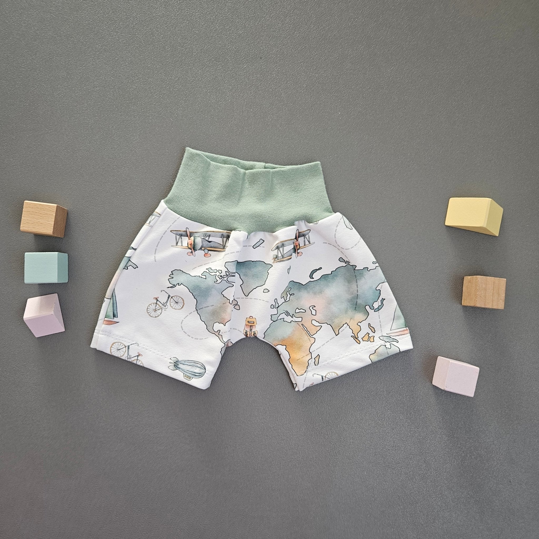 Shorts Gr.56 / Weltkarte - Kalie - Kids