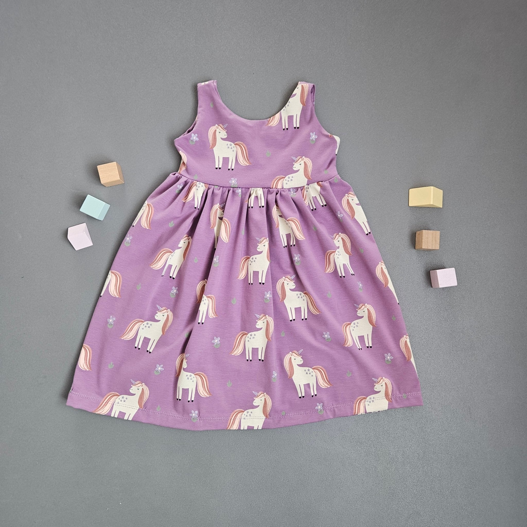 Trägerkleid Gr.98 / Glitzer Einhorn - Kalie - Kids