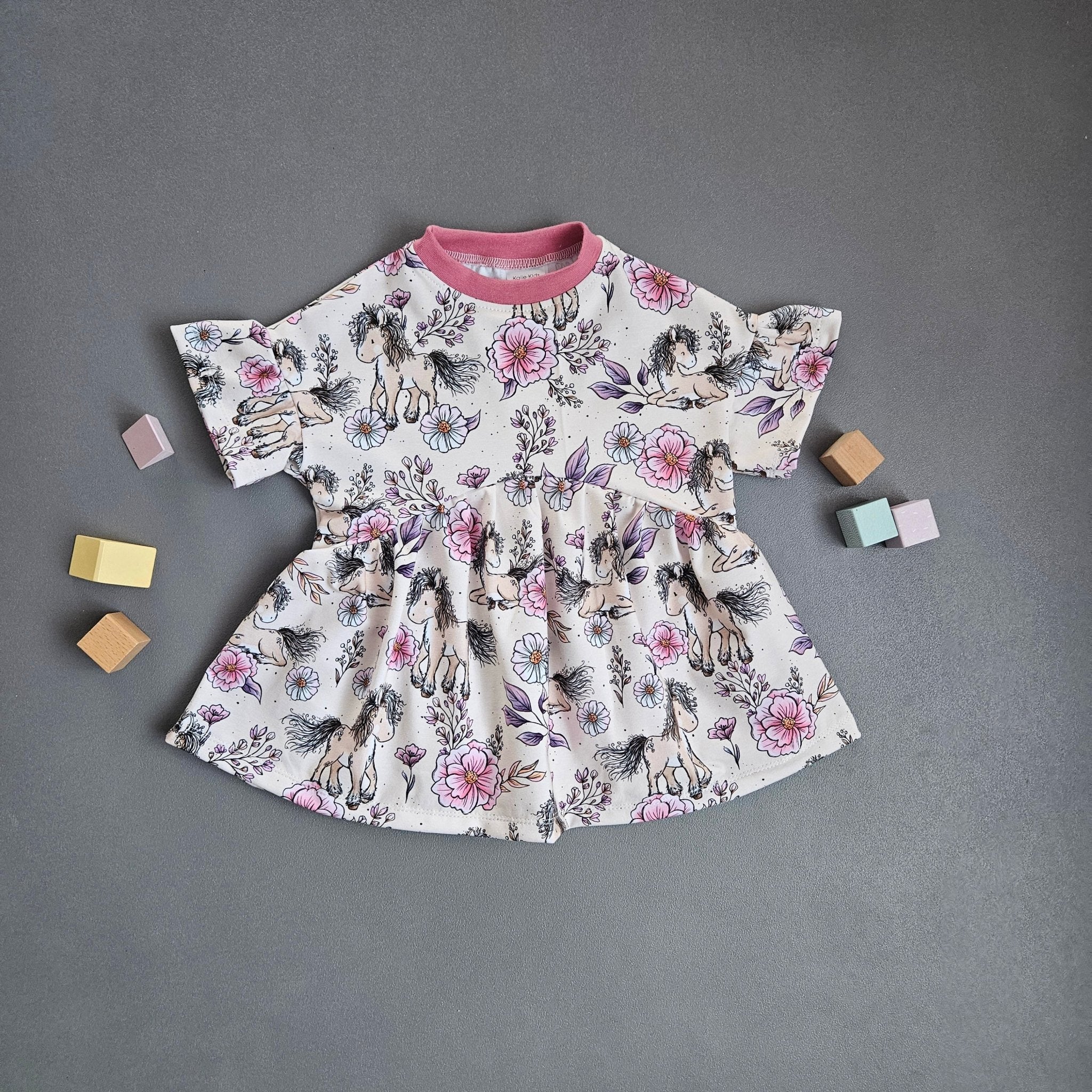 Rüschchenshirt Gr.86 / Blütenponny