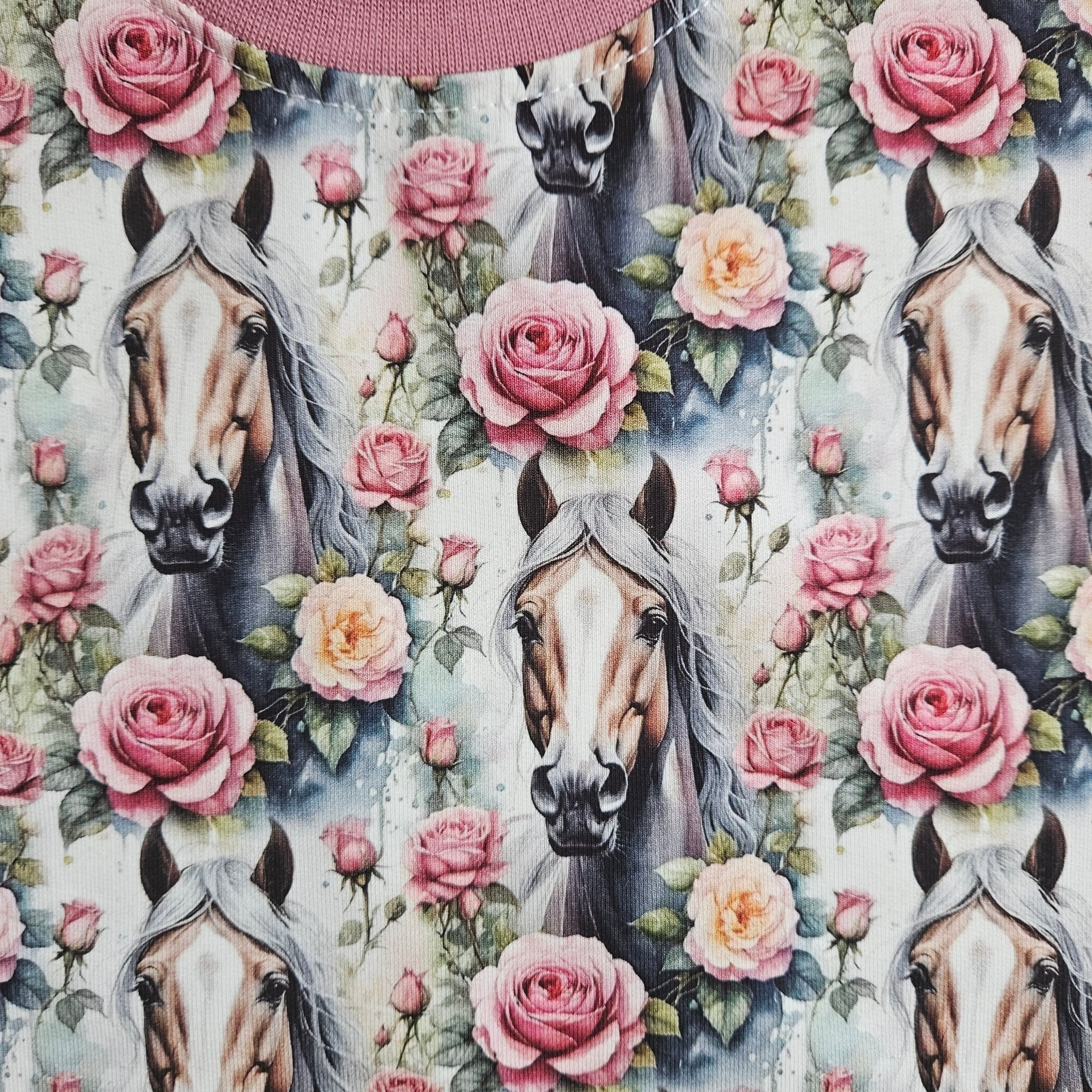 Pullover Gr.86 / Pferde Rosen - Kalie - Kids