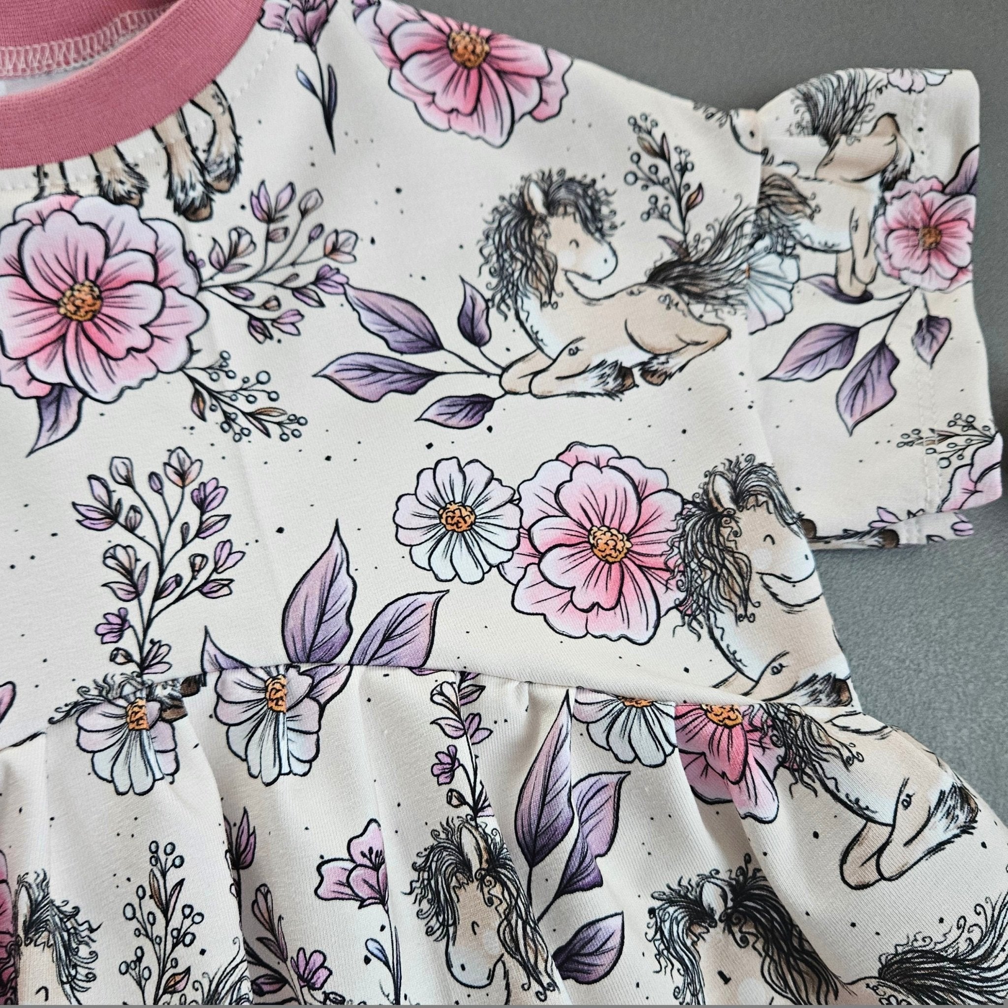 Rüschchenshirt Gr.104 / Blütenponny - Kalie - Kids