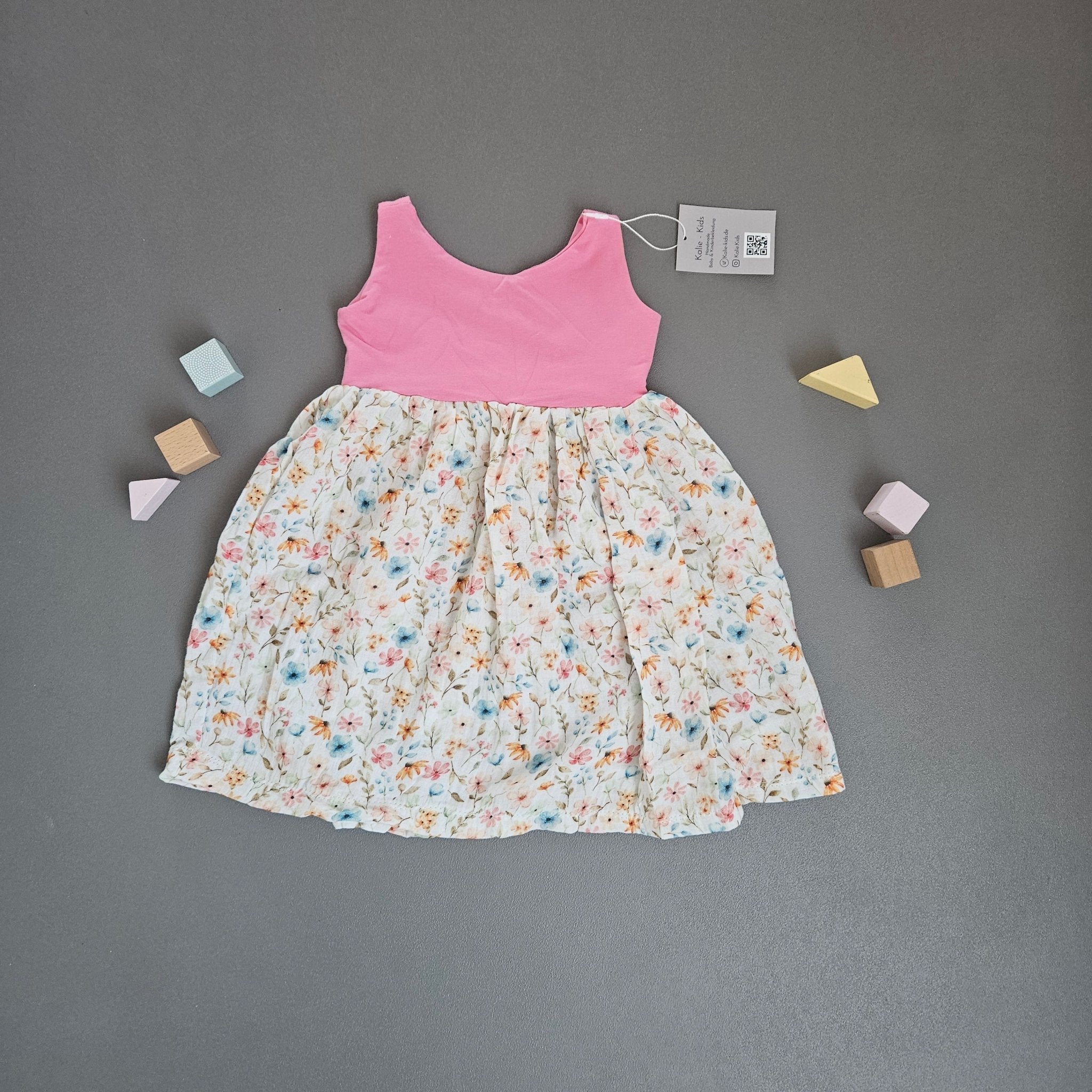 Trägerkleid Gr.86 / Blümchen - Kalie - Kids