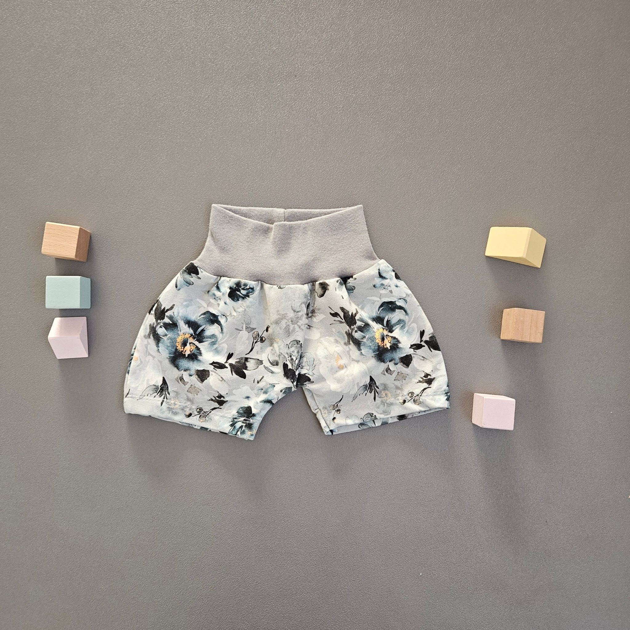 Shorts Gr.56 / Blumen - Kalie - Kids