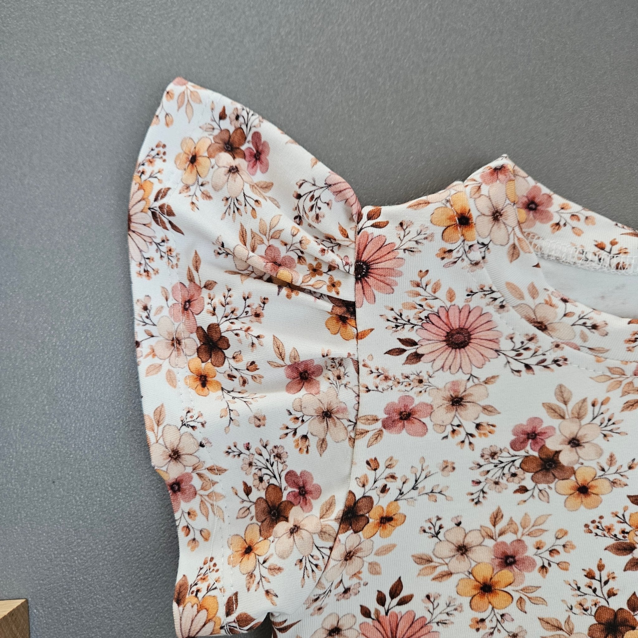 T-Shirt Gr.122 / Blumen - Kalie - Kids